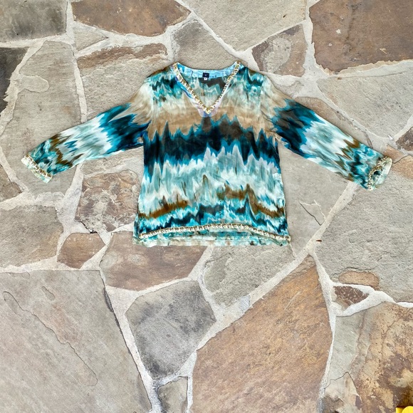 B sheer long sleeve top - Picture 9 of 16